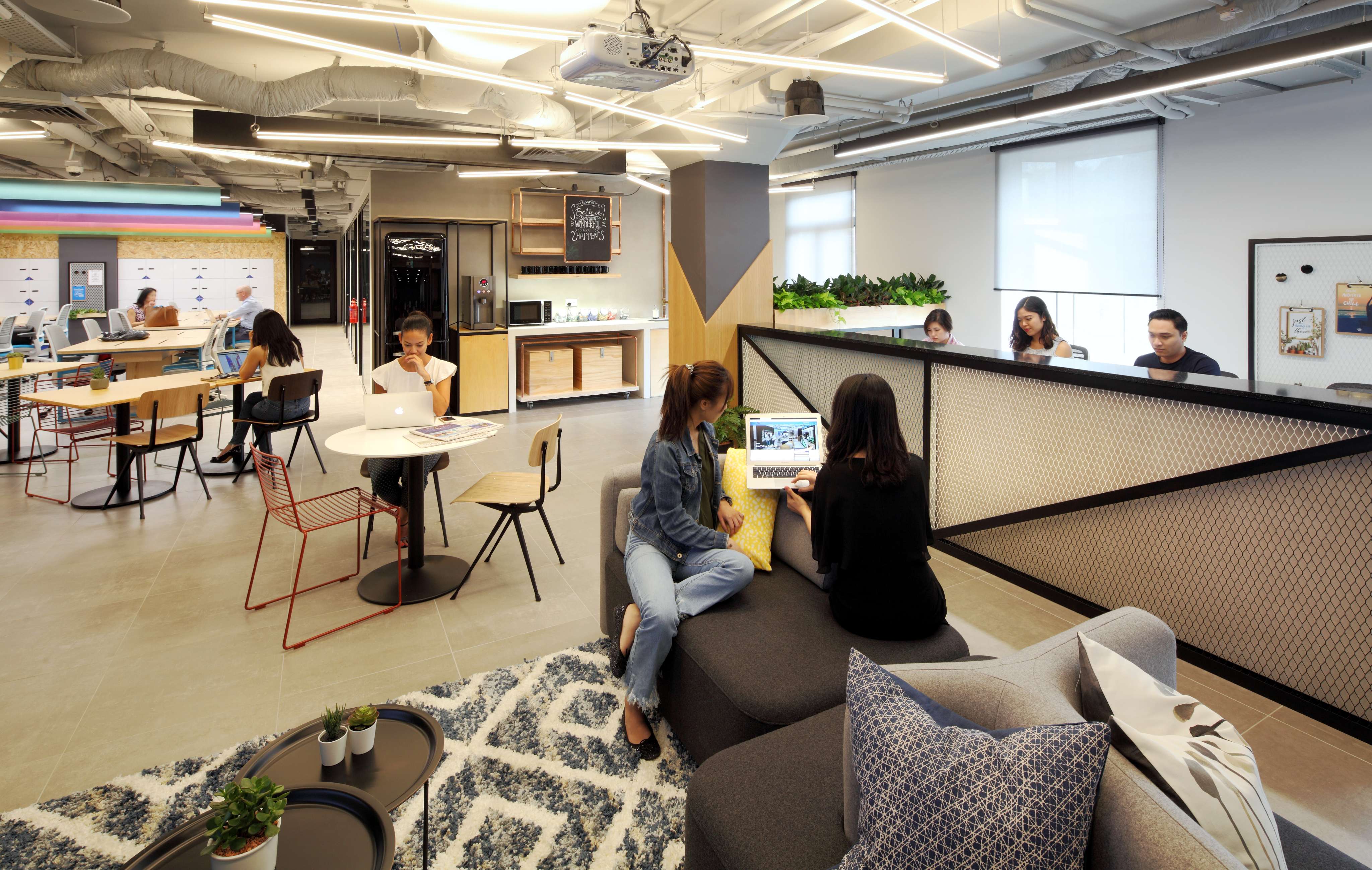 1 Person Co-working Desk at MacDonald House