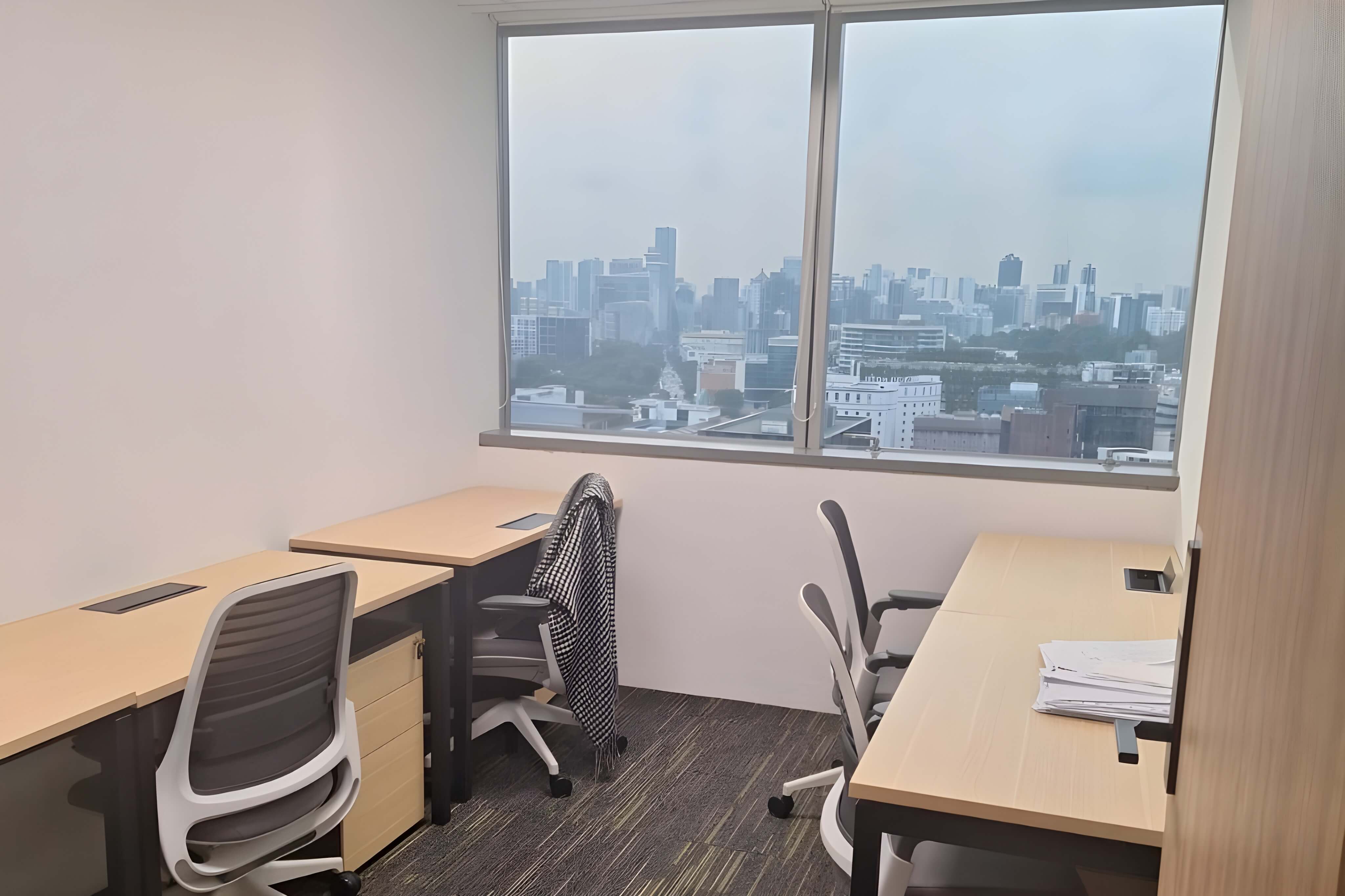 5 Person Private Office at Odeon Towers