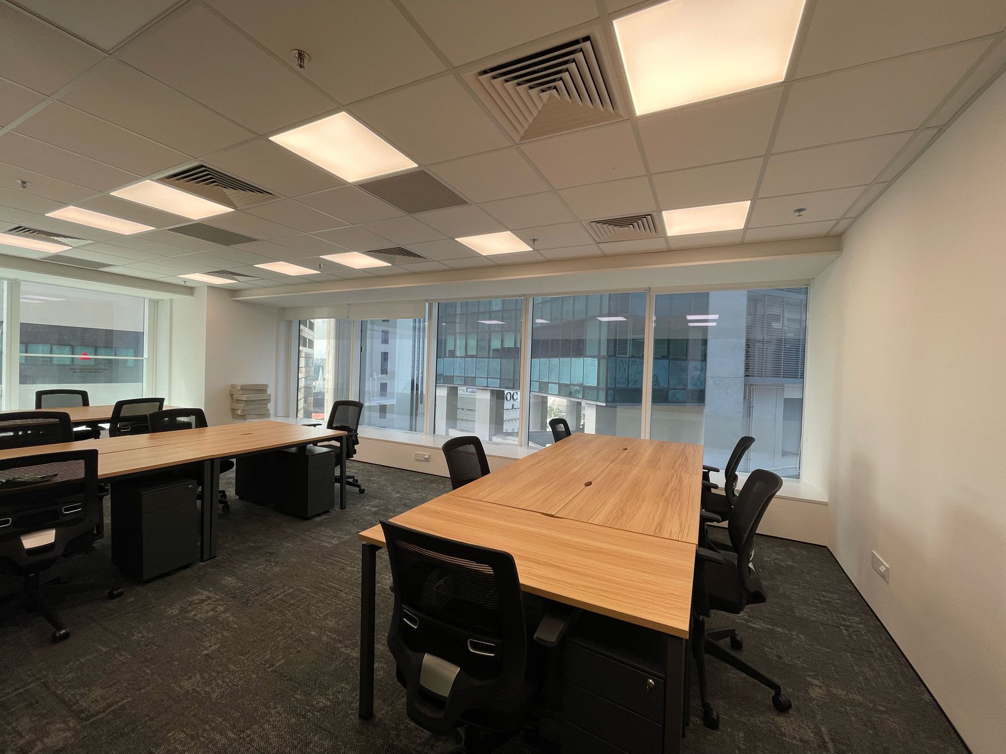 13 Person Private Office at Singapore Land Tower