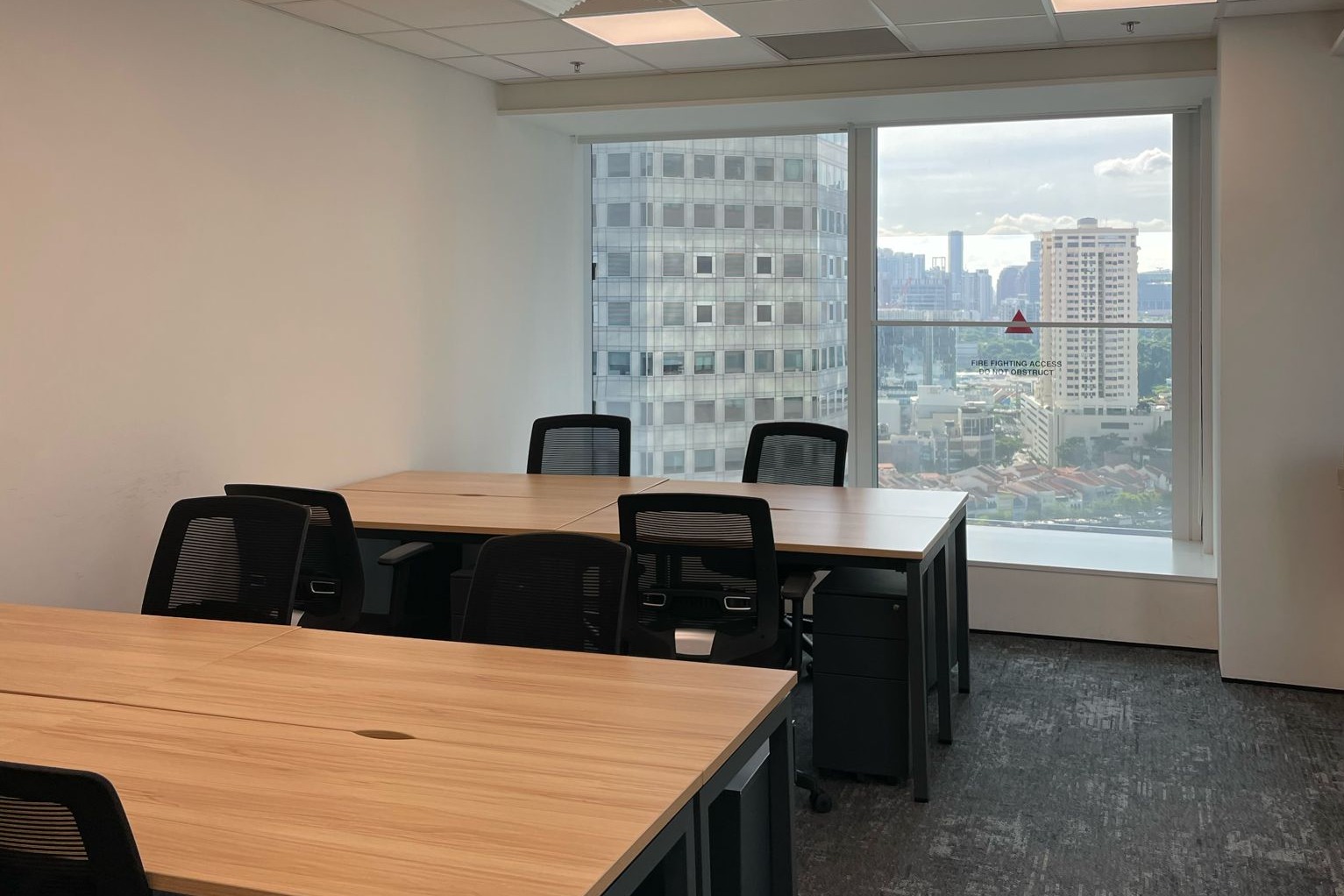 8 Person Private Office at Singapore Land Tower