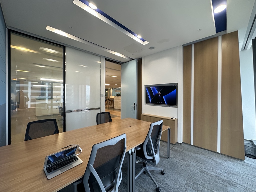 4 Person Private Office at Guoco Tower