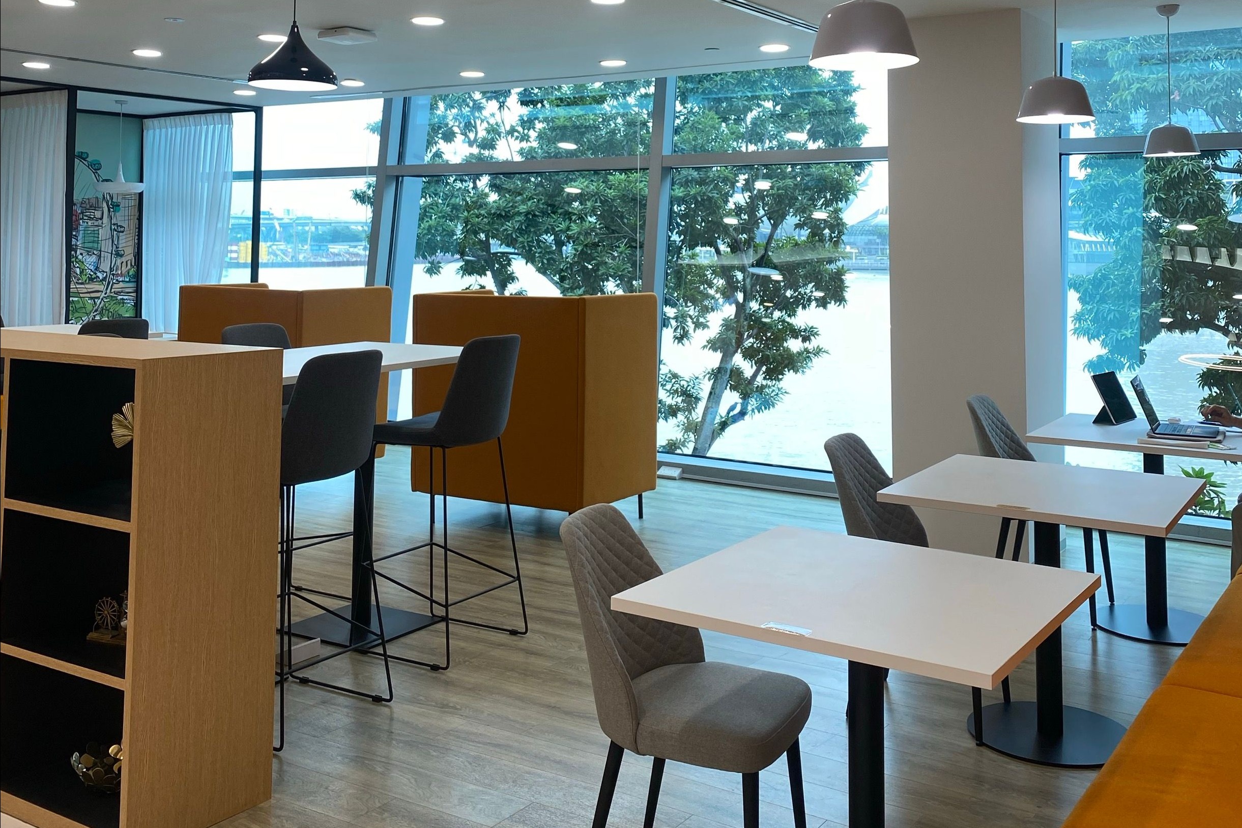 1 Person Co-working Desk at One Fullerton