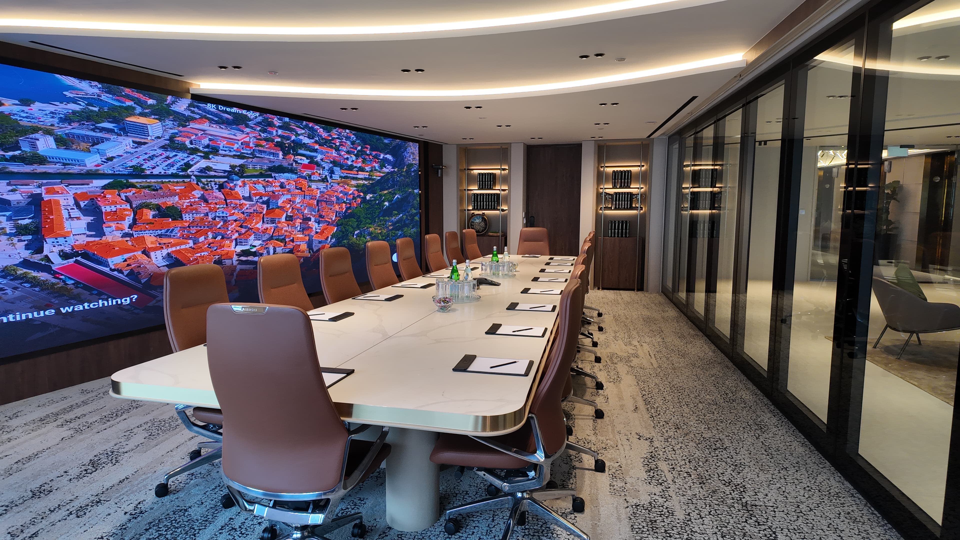 Large conference room for 18pax